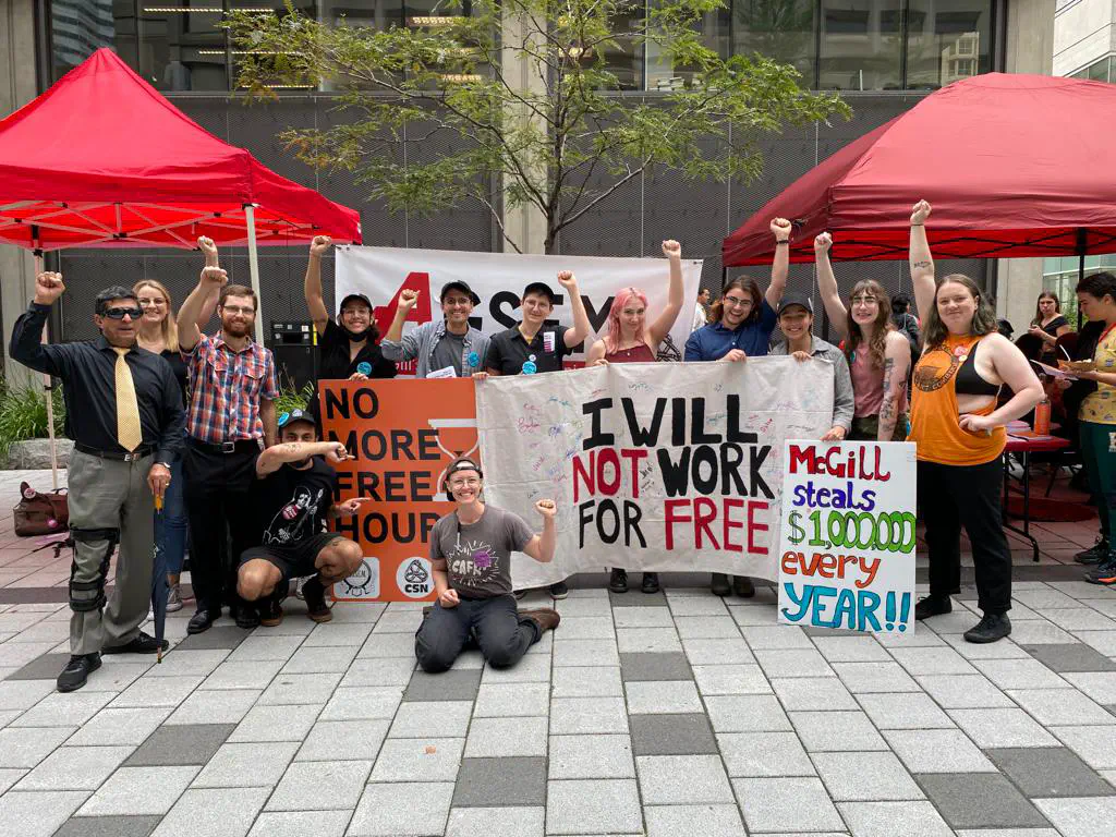 Photo de miliants de l’AÉÉDEM avec Raad Jassim, président du SCCIM, à la manifestation “First Day of School: Let’s Work to Rule” rally (August 30, 2023).